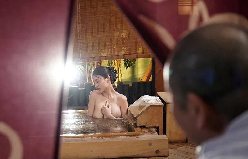 Vợ sắp cưới của con trai bị bố người chồng nhìn trộm khi đang tắm rồi xxx đến mang thai